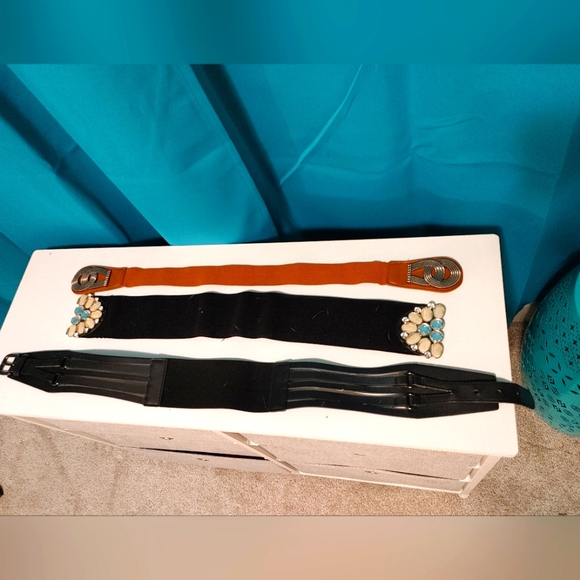 3 sets of ladies belts (tender used) Size S - Picture 3 of 6